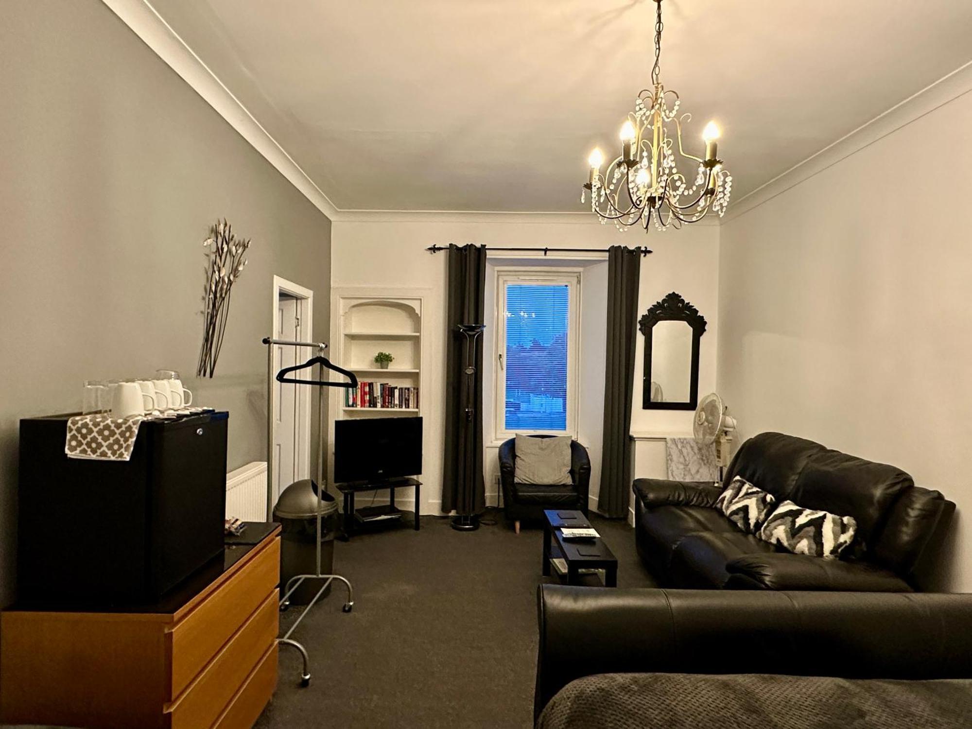 The Elbow Room Kirkcaldy Bagian luar foto